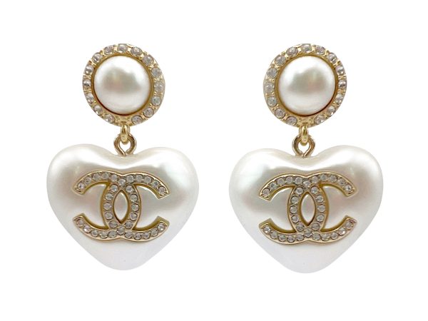 Chanel 21A Pearl Crystal CC Heart Drop Earrings Coco Neige Hot on Sale